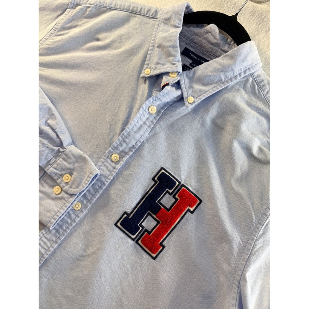 Tommy Hilfiger Mens Custom Fit Oxford Shirt Blue Chenille H Patch Large